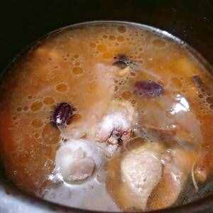 五指毛桃骨头汤，排湿祛湿汤料的做法 步骤5