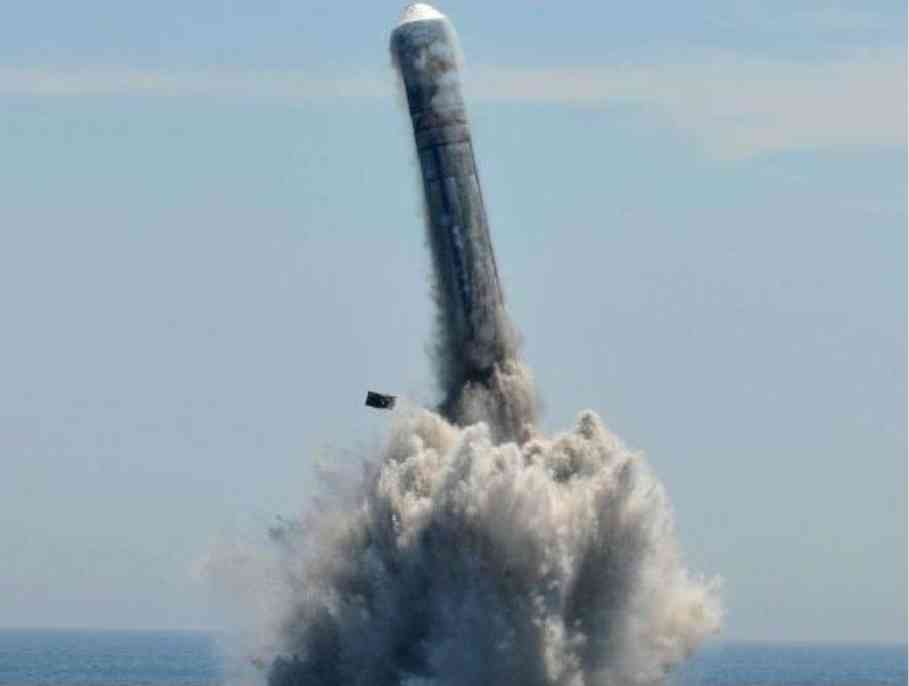 12枚核弹头，1.5万公里射程，中国新导弹让西方轰动：威力太大了