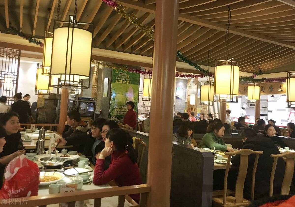 深圳一家餐厅利用“0元特色菜”，一年狂赚200万，赚钱方法告诉你