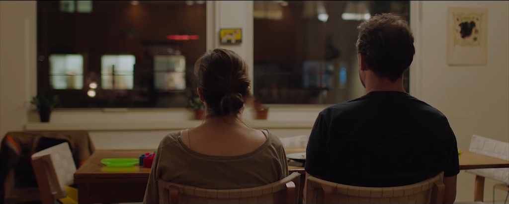 奥斯卡短片《邻居的窗》：“偷窥邻居夫妻私生活后，我想离婚了”
