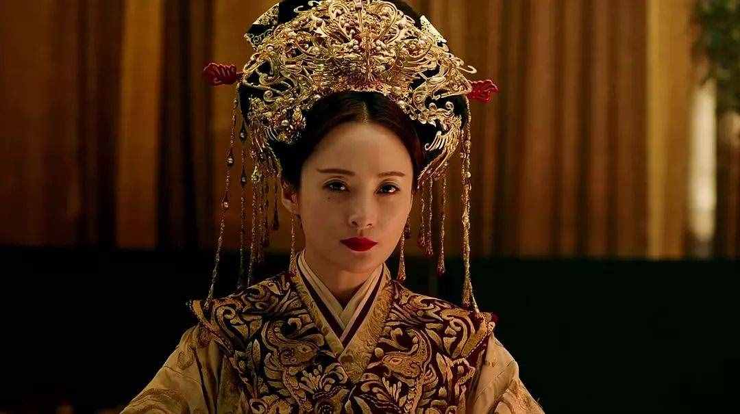 她是历史上纯元皇后，陪伴雍正四十年，临终前却被送出宫外
