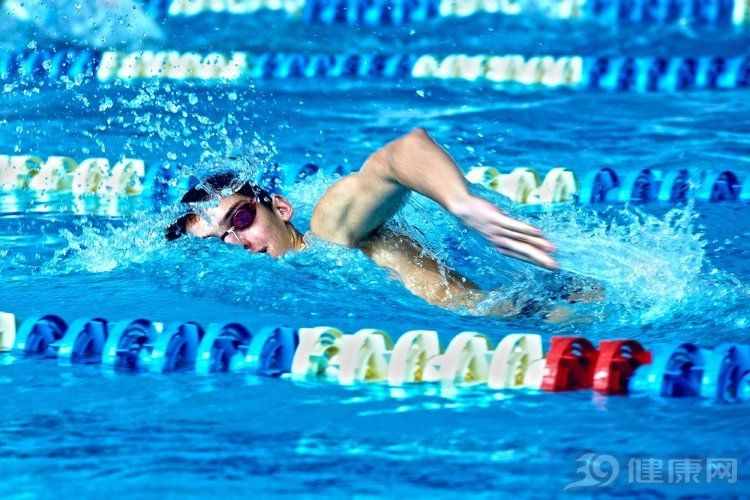 研究癌症一辈子，院士推荐：最好的运动是游泳！你愿意尝试吗？
