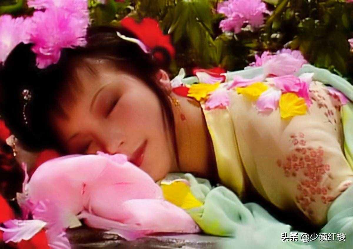 红楼梦：迎春穿花，湘云醉卧，晴雯撕扇，细说大观园里的花样年华