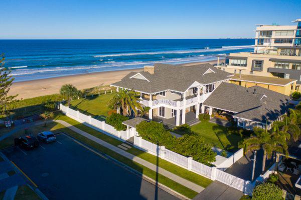 美人鱼海滩的Heron Avenue住宅以2500万美元的价格售出