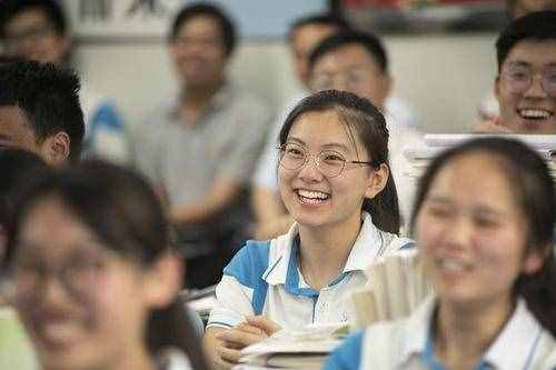 2021中国前100所大学排名出炉，可分为5档，你心仪的院校在几档？
