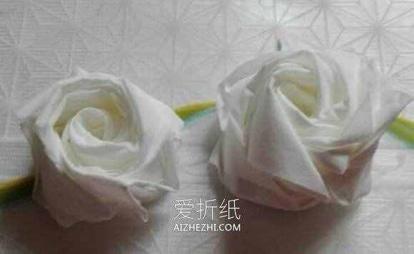 餐巾纸折花（怎么用餐巾纸简单做玫瑰花的方法图解）